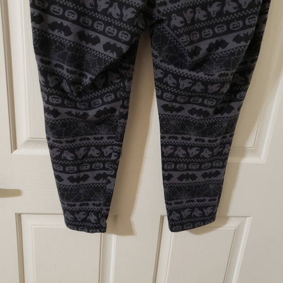 Torrid Size 2 Black and Gray Patterned Leggings - Picture 5 of 7